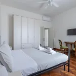 Family Large Apartment In Florence